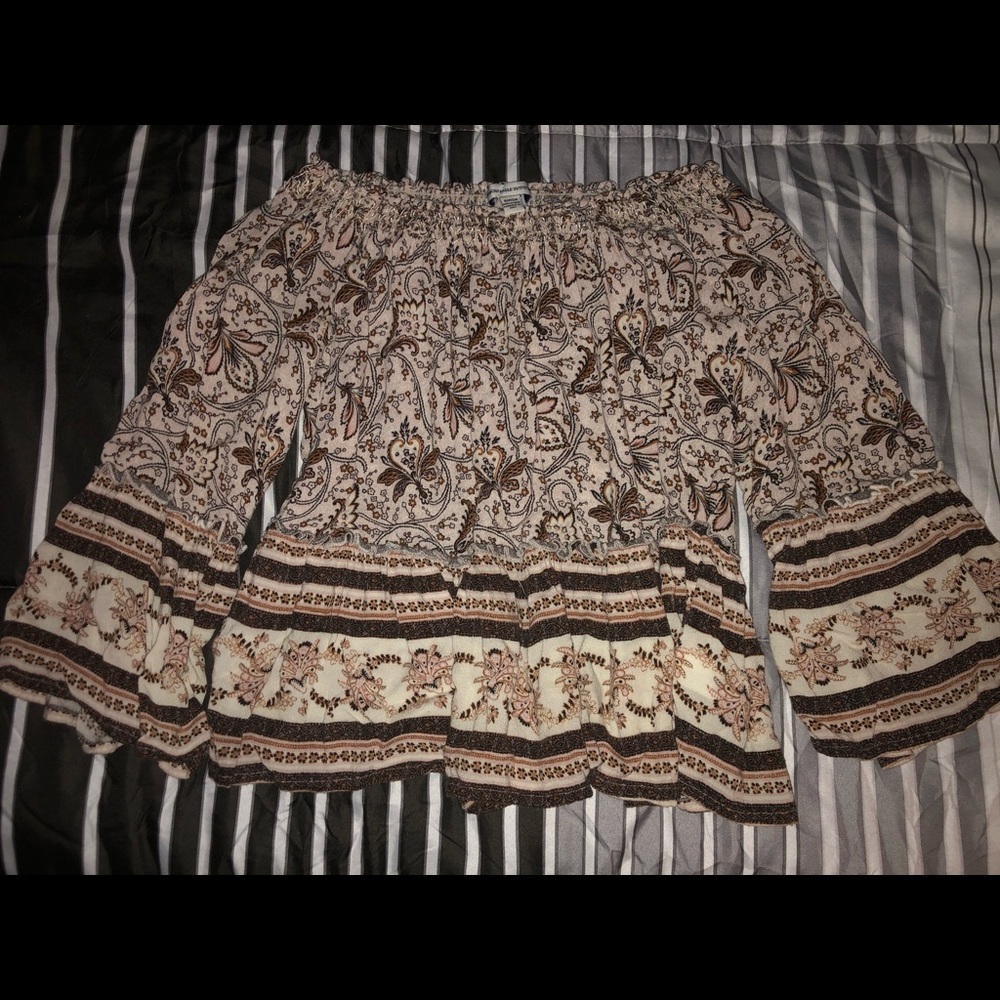American Eagle off the shoulder top